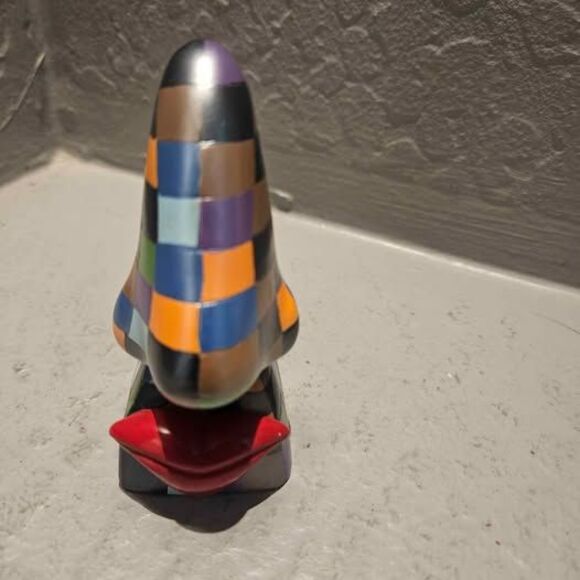 Picasso's Nose Eyeglass Holder Ceramic - Picture 4 of 5